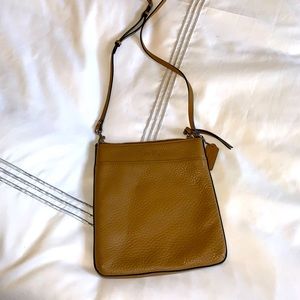 BNWOT Tan Coach Pebble Leather Swingpack Bag